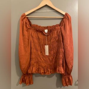 ❄️ NWT Long Sleeve Smocked Satin Like Orange Pumpkin Top